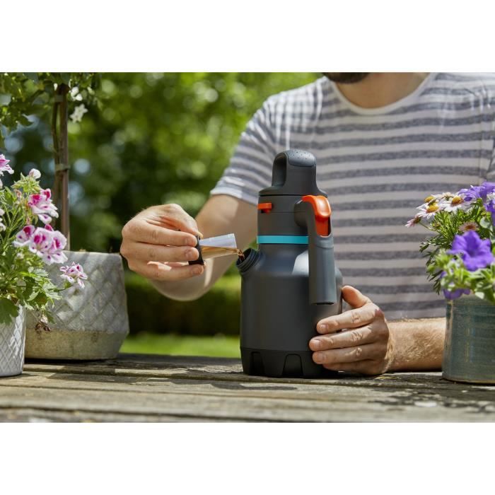 GARDENA 1.25L pressure sprayer