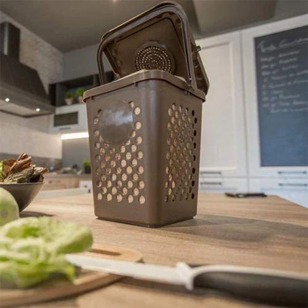 Pattumiera forata per umido 10 litri con plastica riciclata