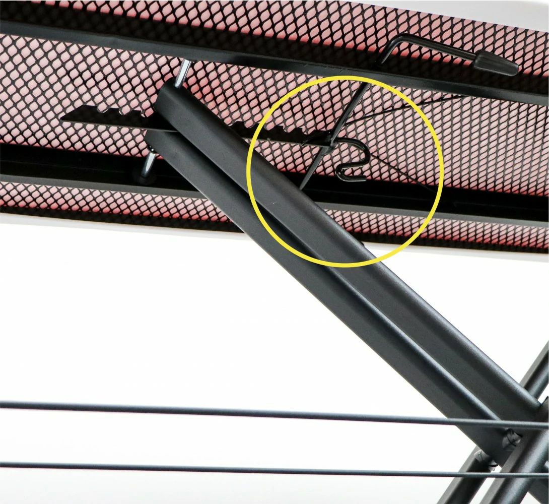 Asse da stiro 122 x 40 cm nero con copriasse bordeaux