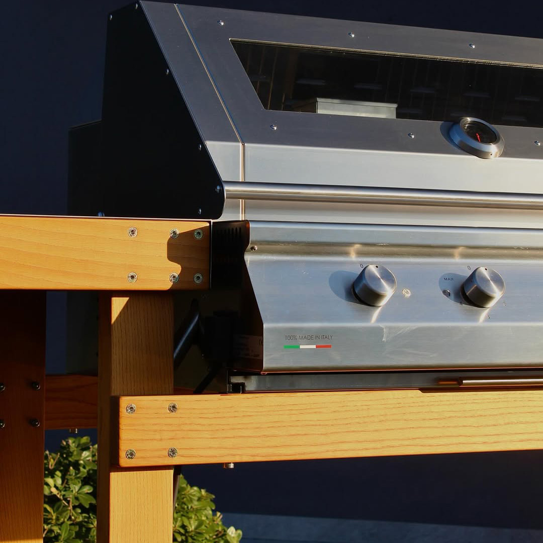 Fry Top 750 Basic countertop gas barbecue 4 burners V-drain grill
