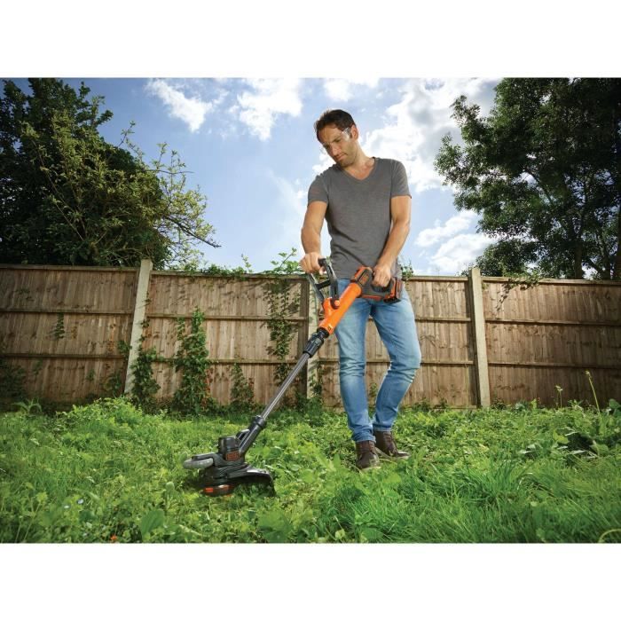 BLACK & DECKER POWERCOMMAND 18V LITHIUM Cordless 30cm - 4Ah cord cutter - 1 battery - 1 reel of 10m 1.6mm wire - 1 charger