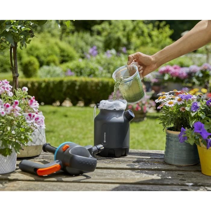 GARDENA 1.25L pressure sprayer