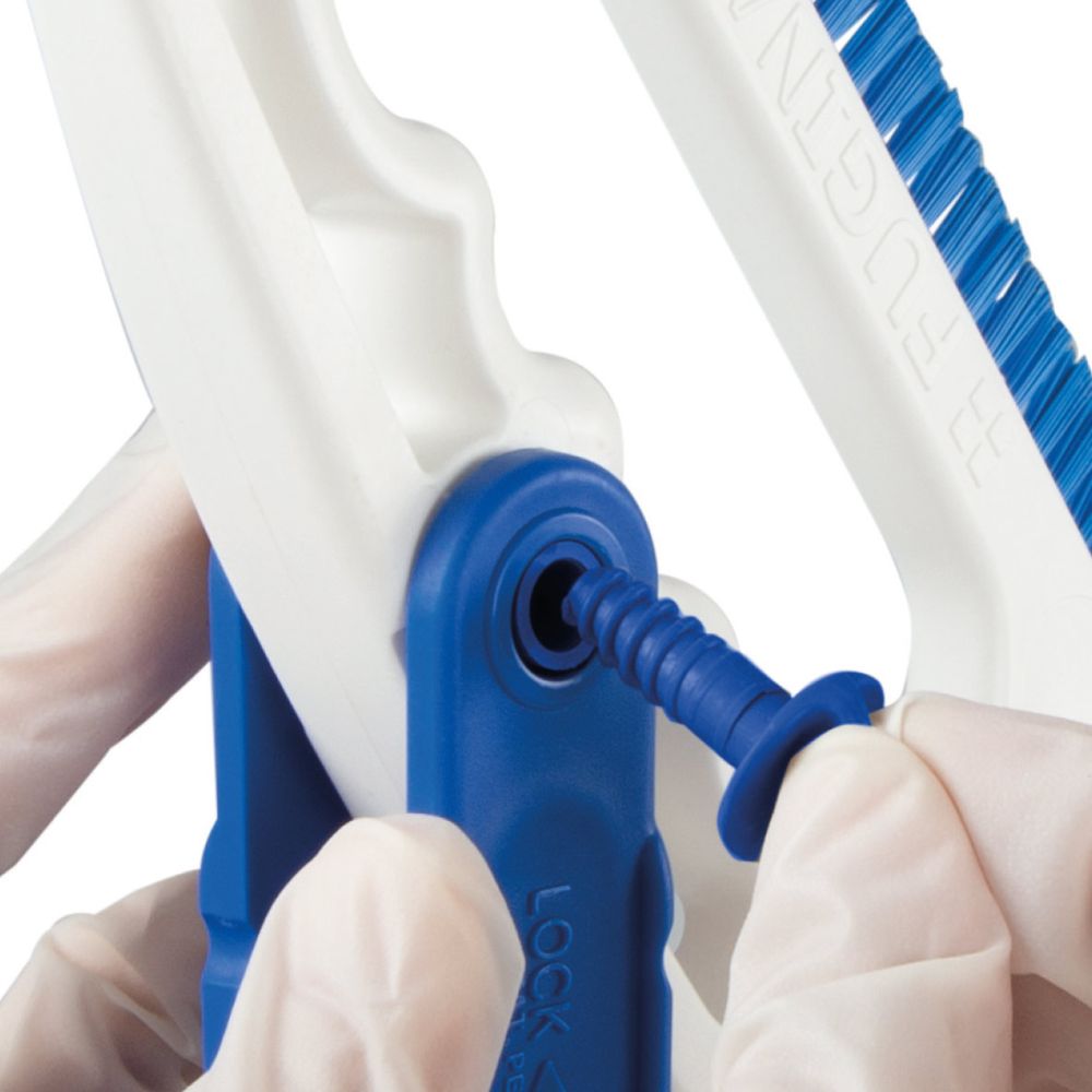 Clean joints with nozzle and ring nut