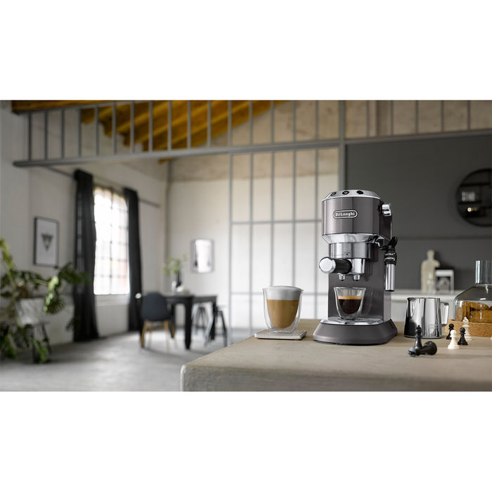 DEDICA STYLE EC 685.GY manual coffee machine