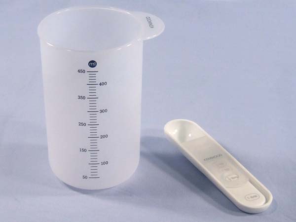 MEASURING CUP AND SPOON