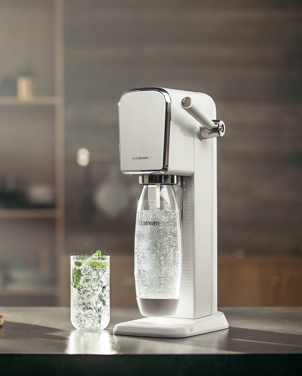 Sodastream Art white carbonator with bottle