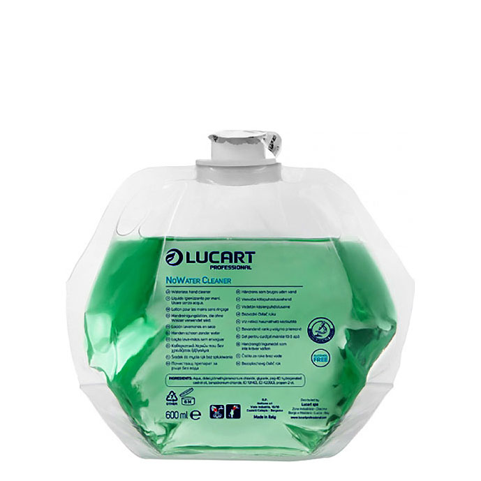 Pack of 6 600 ml sanitizing liquid soap refills.