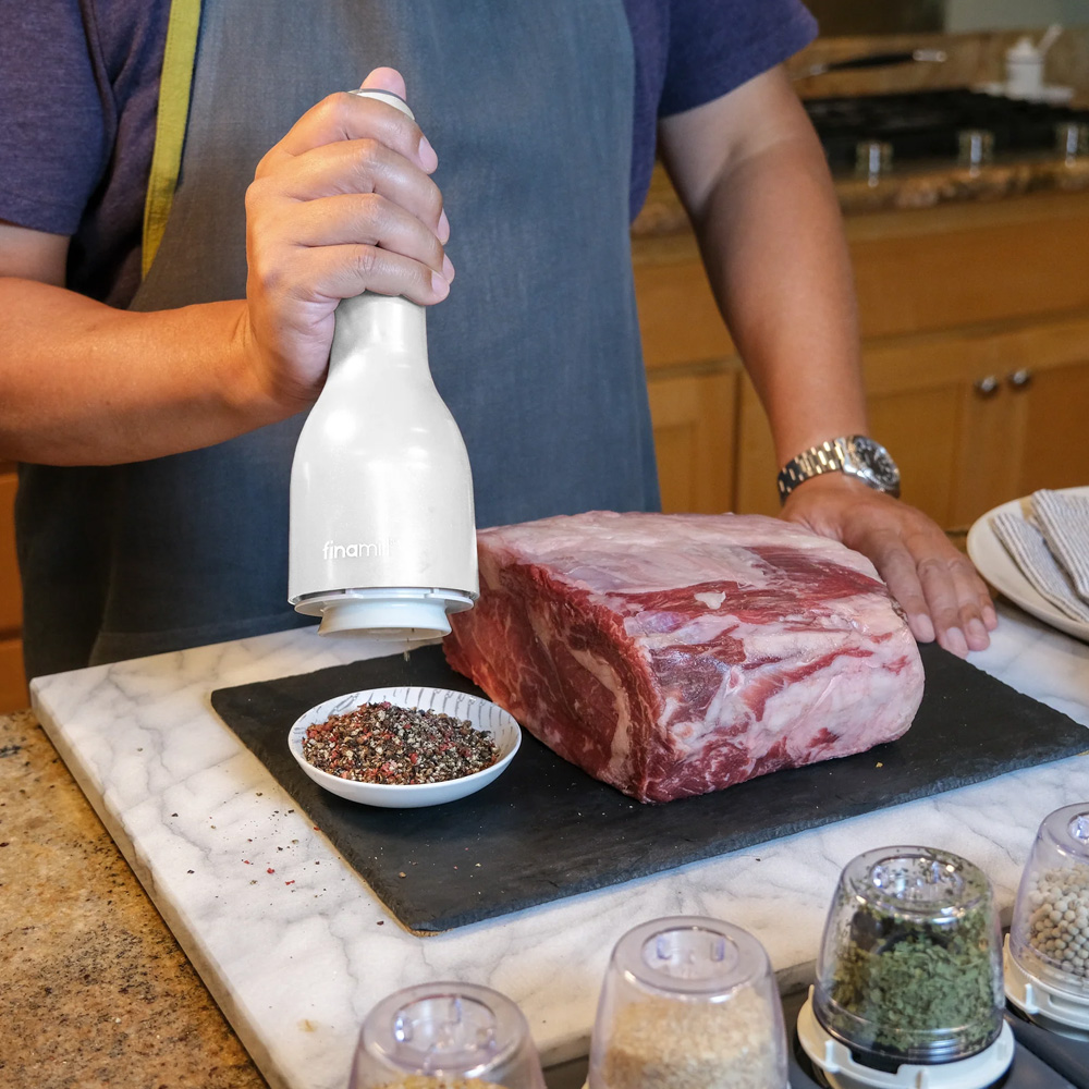 Finamill white battery-powered electric spice grinder with 2 containers