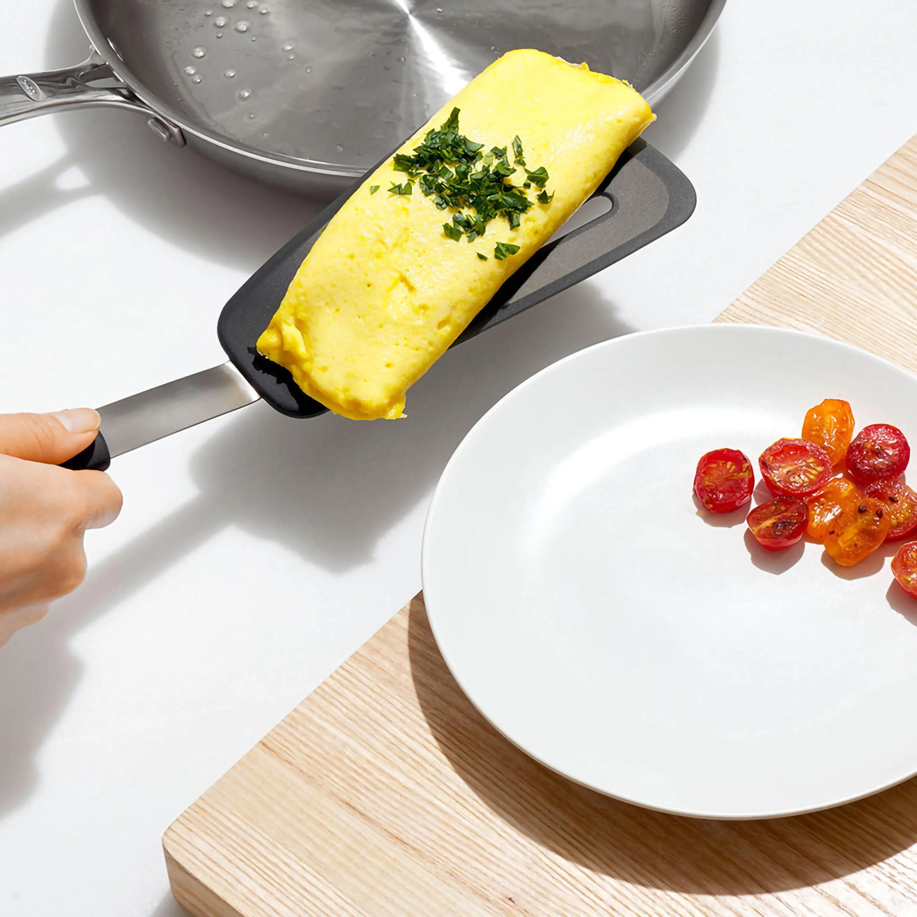 Silicone omelet scoop - Oxo