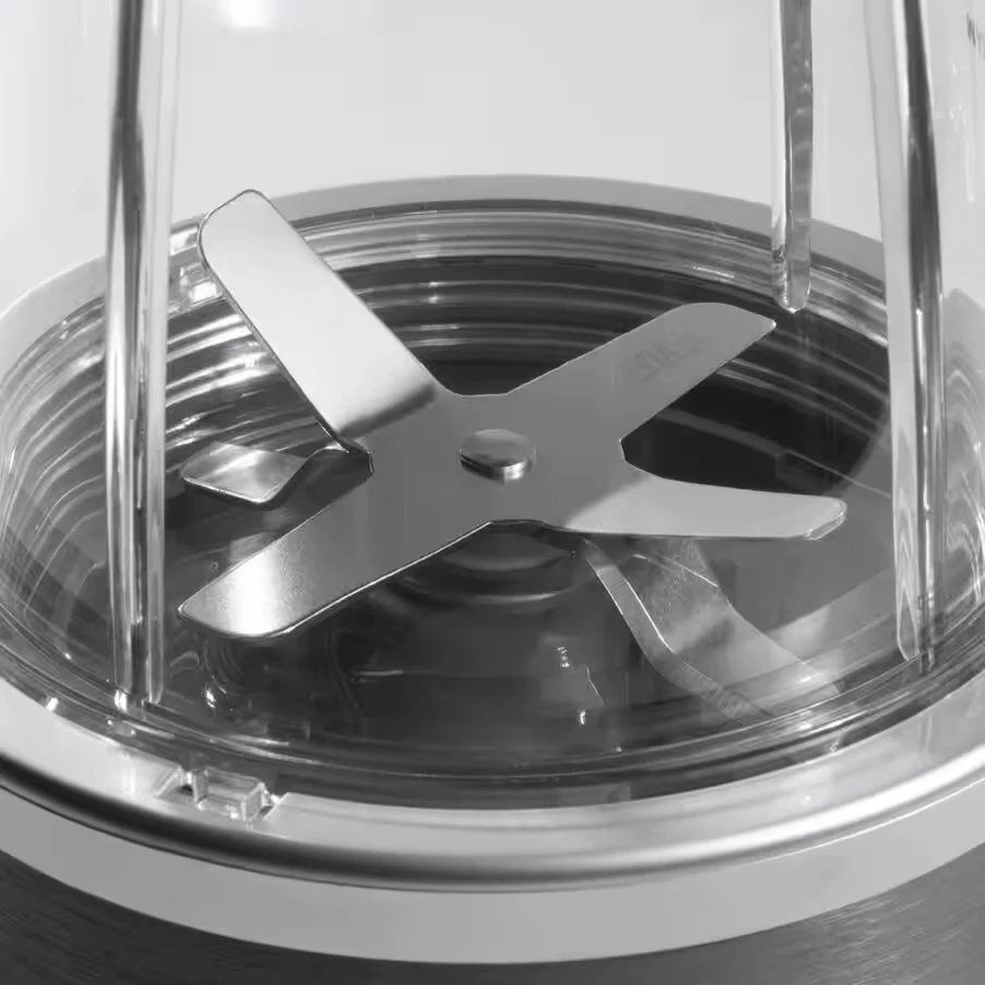 Nutribullet Original 600 with 3 dark grey accessories