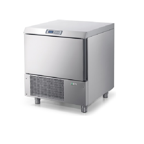 Artica professional blast chiller with 5 GN 1/1 or 60x40 trays