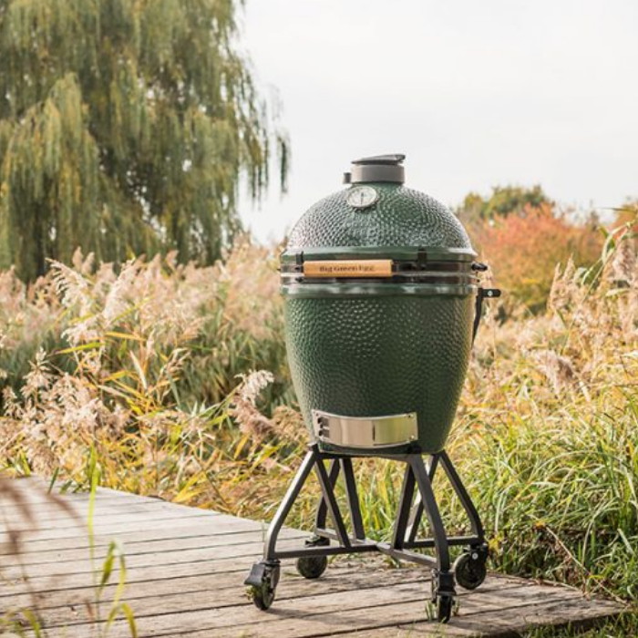 Mobile cart with handle for Big Green Egg M